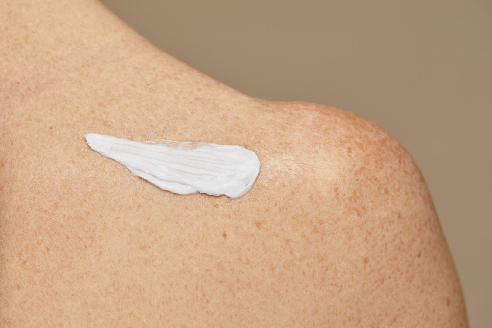 kiedy stosować spf, when to use spf, vitamin D sun protection uv protection