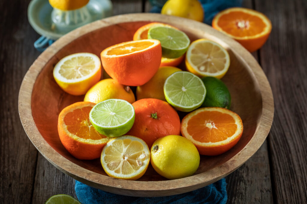 Sweet and sour mix of citrus fruits source of folian